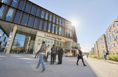 Trường Đại học Northampton chung tay chống dịch Covid-19